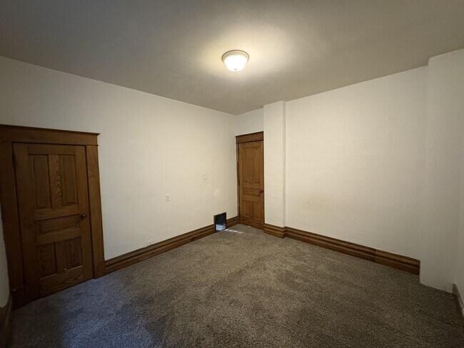 Building Photo - 211 S Morton St