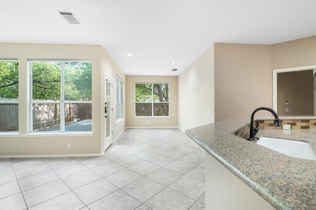 Building Photo - 6664 Ruxton Ln