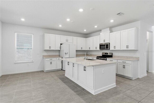 Building Photo - 15010 Summer Harvest St