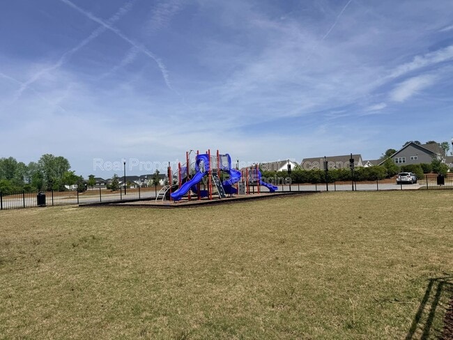 Building Photo - 540 Barrington Row Ave