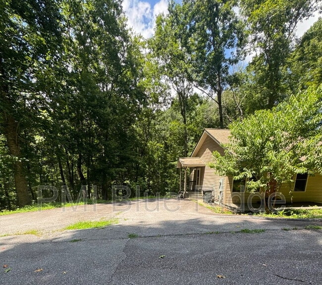 Building Photo - 46 Madison Heights Dr
