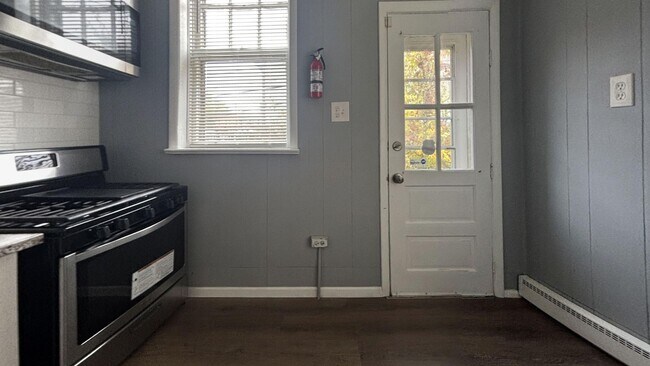 Building Photo - 3 Bedroom Modern Renovation in Chester, PA