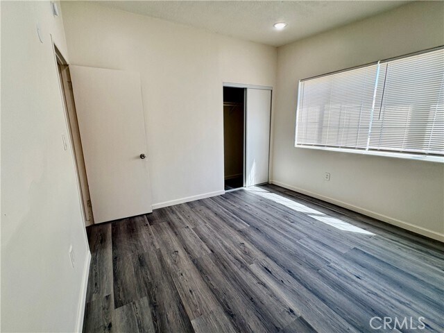 Building Photo - 134 E Cluster St