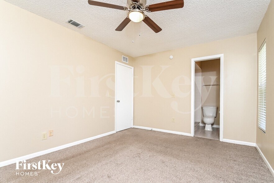 Building Photo - 1104 Tiburon Dr