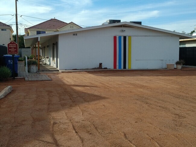 Building Photo - 1418 S Stanley Pl