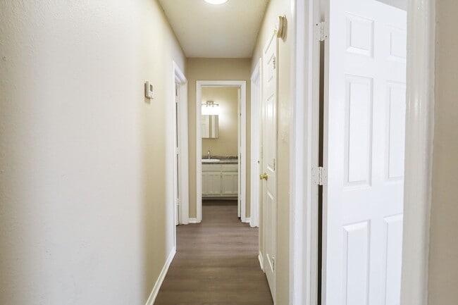 Building Photo - 3 Bed | 1 Bath in East Tulsa!