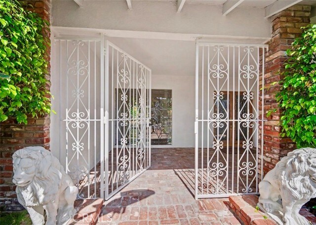 Building Photo - 22525 Flamingo St