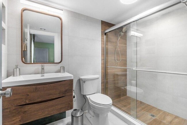 Building Photo - 17138 Waterbend Dr