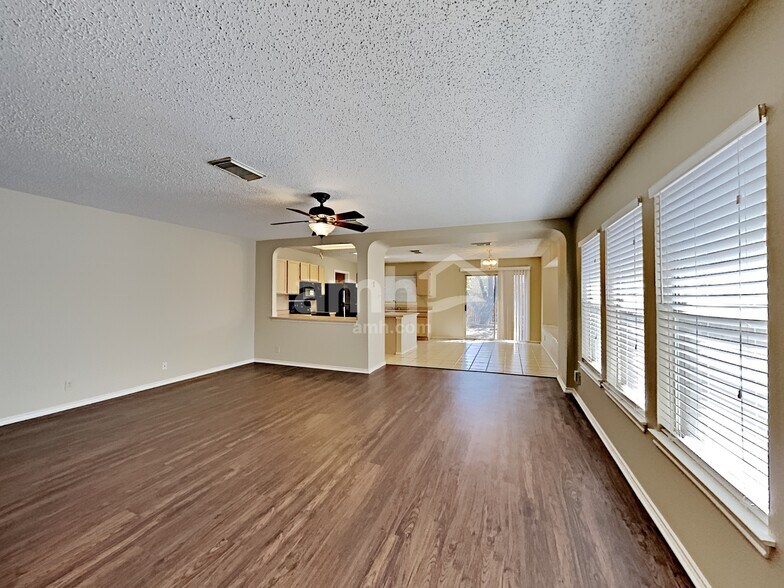 Building Photo - 6322 Regency Ct