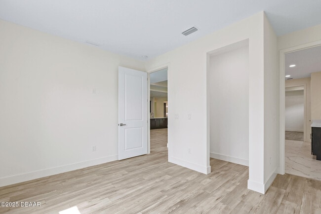 Building Photo - 2894 Hardy Ave