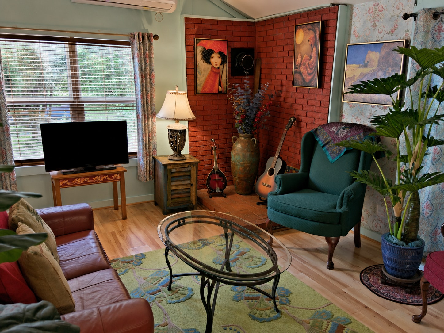 Living Room - 111 Causeway Rd