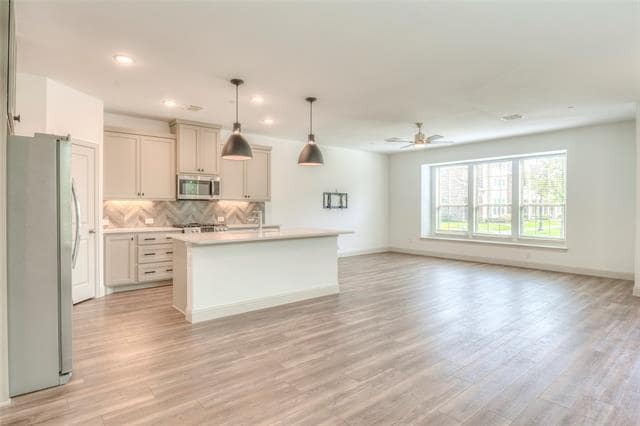 Building Photo - 8603 Dynasty Ln