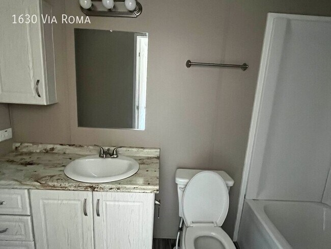 Building Photo - 1630 Via Roma Dr