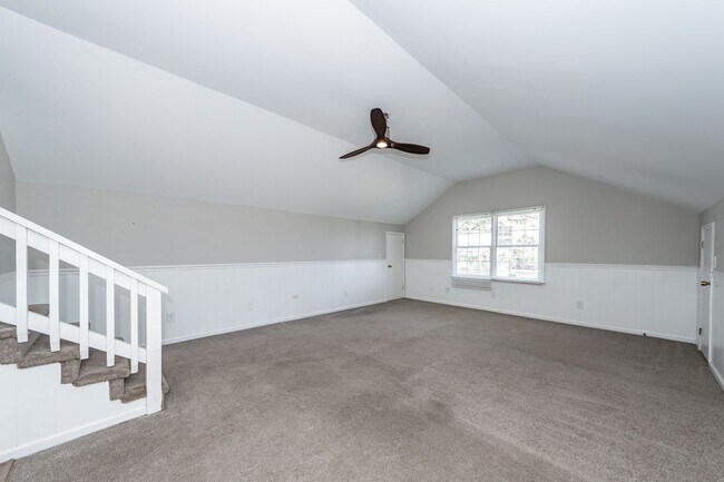 Building Photo - 176 Ponderosa Dr