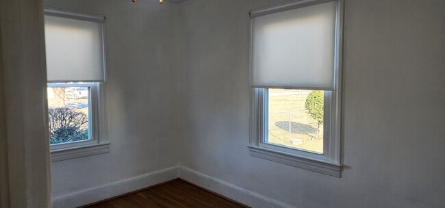 Building Photo - For Rent