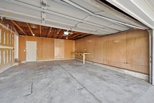 Building Photo - 2,595.95-  3 Bed, 1.5 Bath Home In Longmont with Great Backyard and In Unit Laundry!
