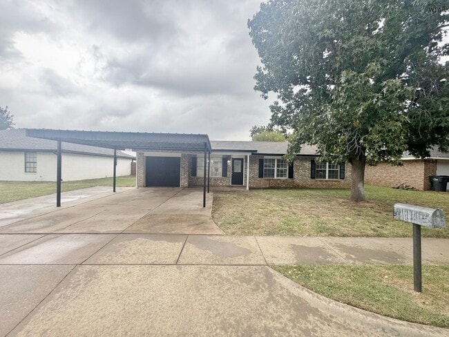 Primary Photo - 4318 Hillsboro