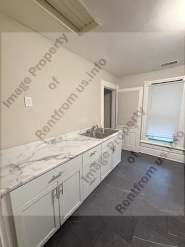 Building Photo - 136 1/2 N Pierce Ave