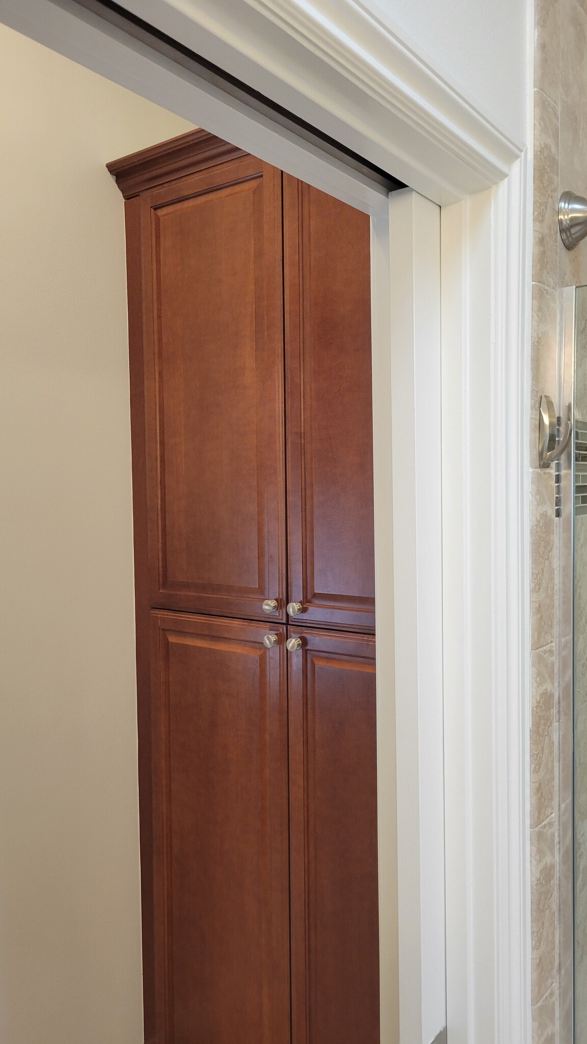 Large Linen In Master Bath - 3753 W 244th St