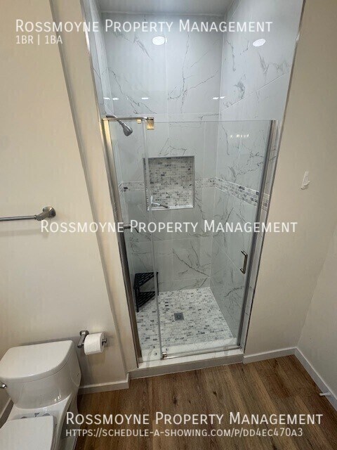 Building Photo - 747 S Chevy Chase Dr