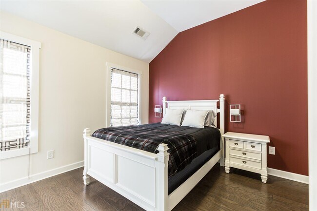 Building Photo - 3348 Turngate Ct