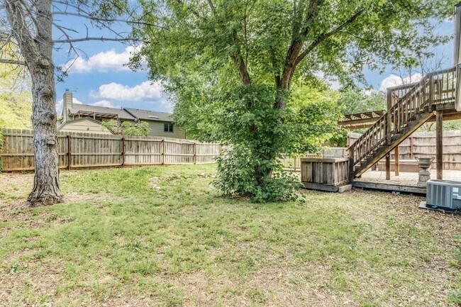 Building Photo - Completely renovated 4 bedroom, 3 bathroom...