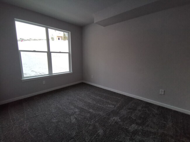 Building Photo - 2261 Buttercup Ln