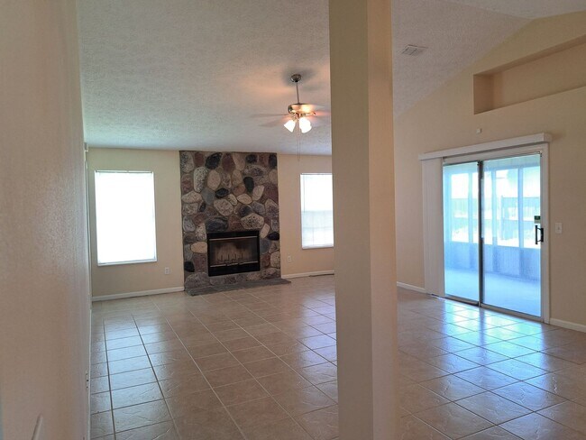 Building Photo - 7727 Betty Louise Dr