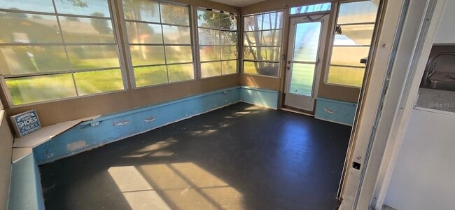 Building Photo - 1765 Elinor Pl