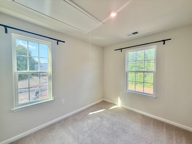 Building Photo - 1130 Romeria Dr