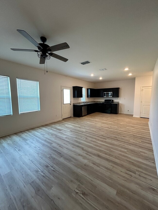 Building Photo - 14318 Elkhorn Crest