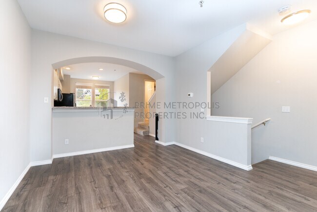 Building Photo - 2062 Newport Way NW