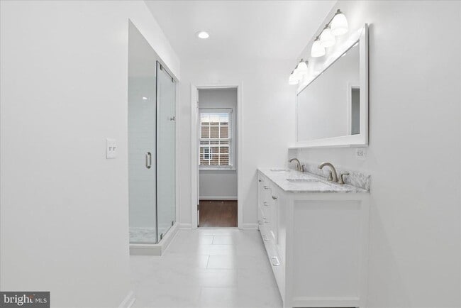 Building Photo - 5118 Woodmire Ln