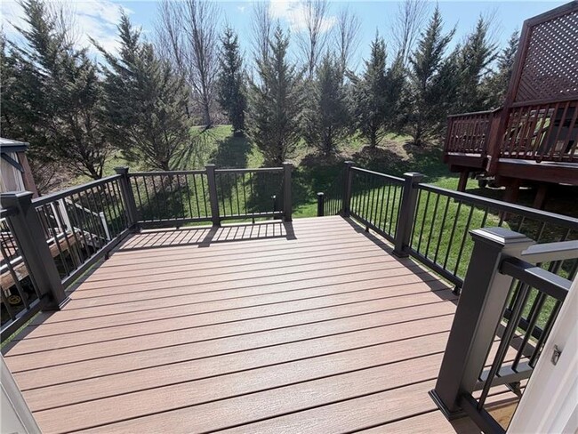 Building Photo - 525 Gala Dr