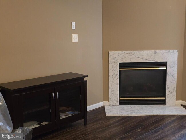 Building Photo - 3516 Community Dr