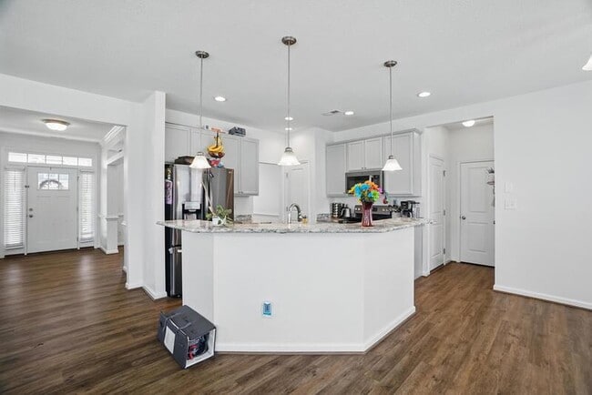 Building Photo - 3501 Silver Fox Trce