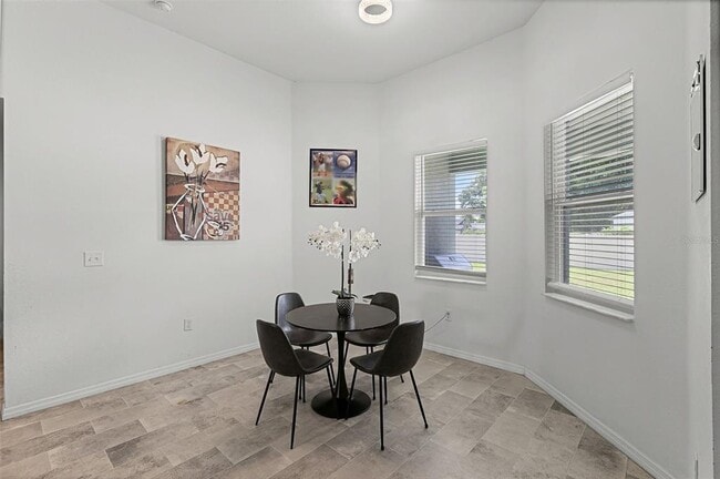 Building Photo - 804 Channing St