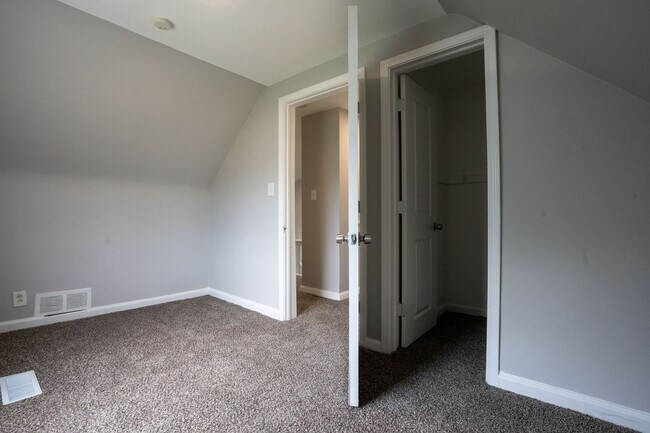 Building Photo - Eastpointe 3 bedroom