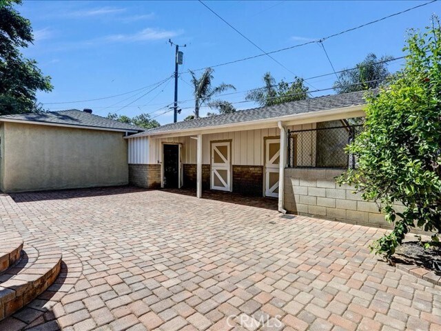Building Photo - 1315 W Valley Heart Dr