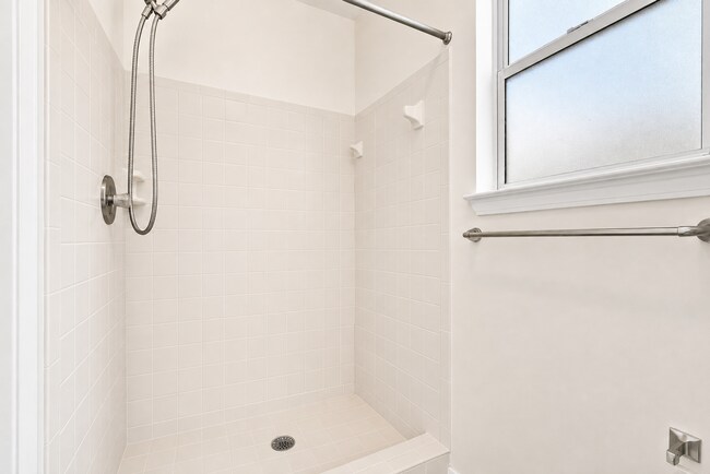 Building Photo - 148 Meadowbrook Ct
