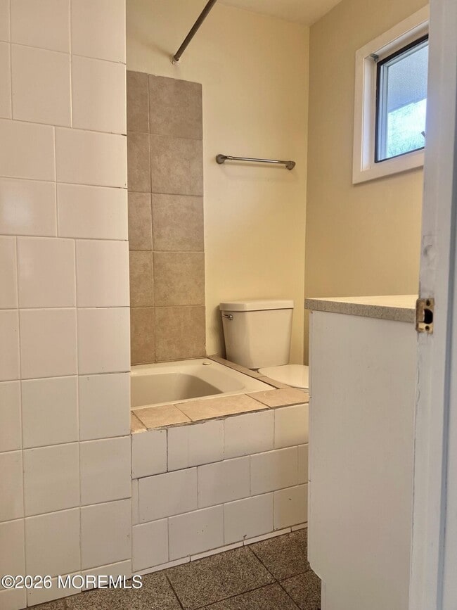 Building Photo - 246 7th Ave