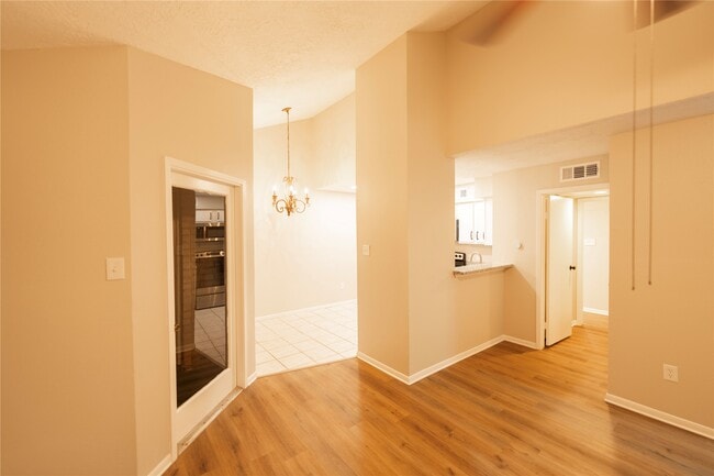 Building Photo - 2021 Spenwick Dr