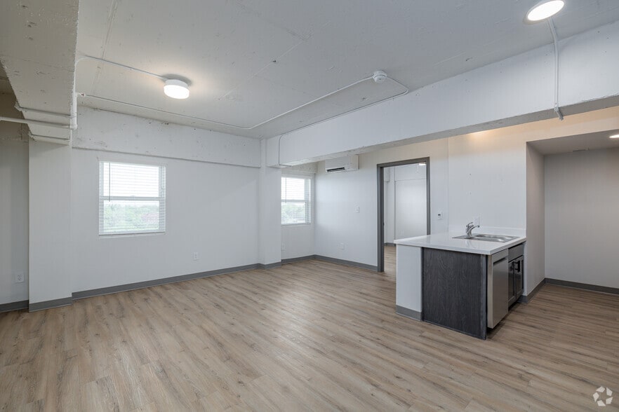 2BR, 1BA - 738SF - Living Room - Aya Tower