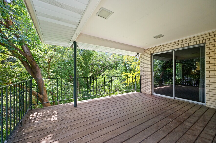 Building Photo - 1480 E Millbrook Way