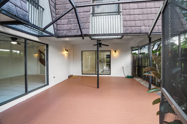 Building Photo - 7690 Courtyard W Run