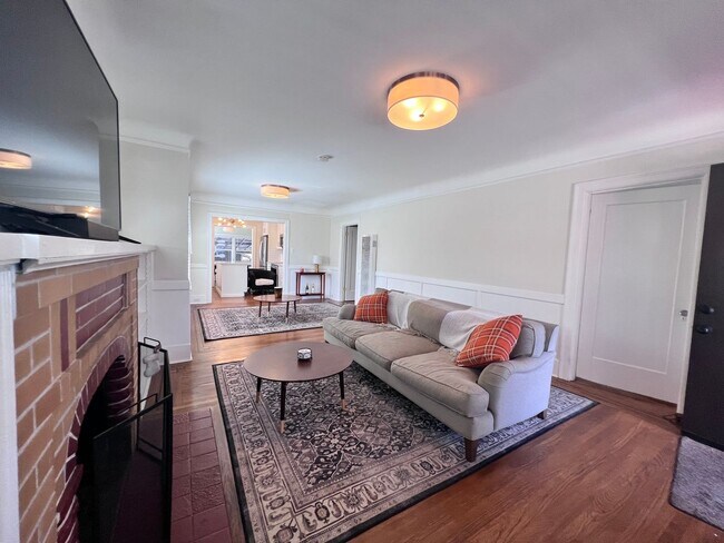 Building Photo - $500 MOVE IN SPECIAL!!! Fully Updated Home in San Leandro Available for Rent!!