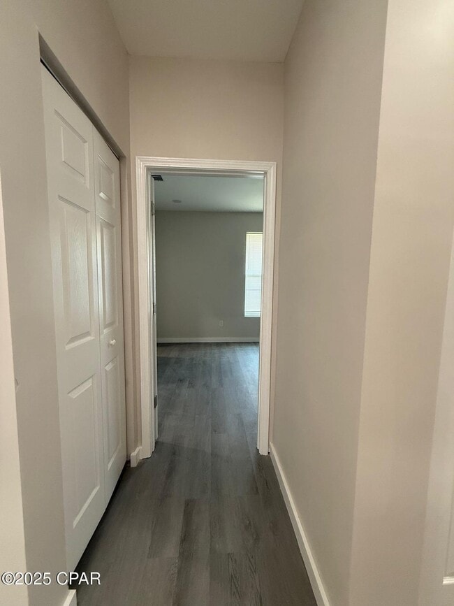 Building Photo - 2913 E 5th Ct