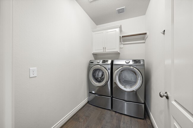 Building Photo - 3907 Pinecrest Peak Dr