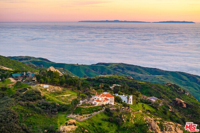 Building Photo - 501 Sadie Rd