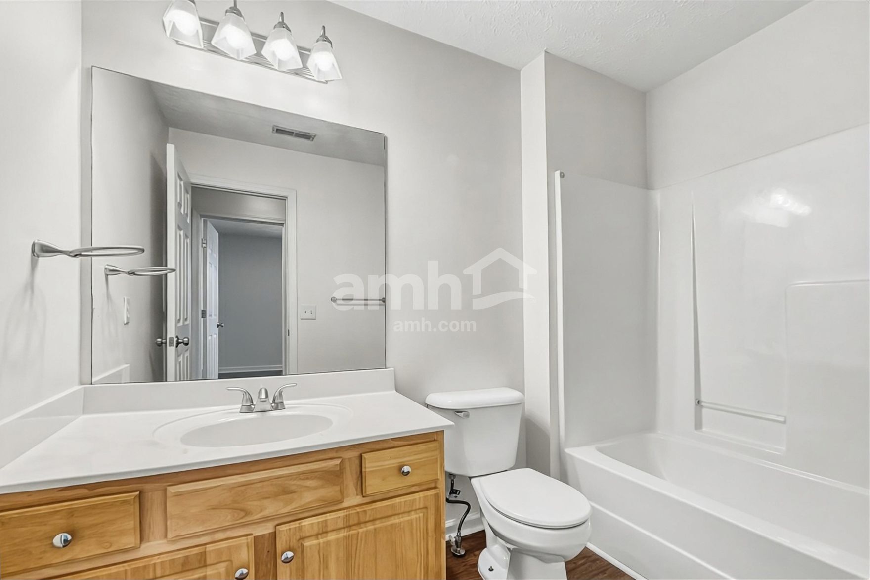 Building Photo - 916 Springs Hill Way